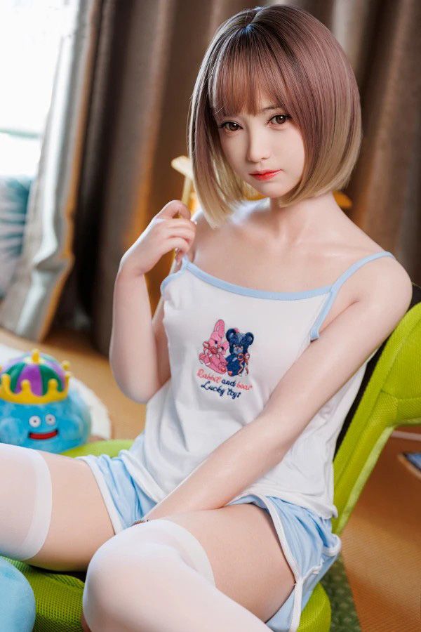 125cm sex doll with lifelike features