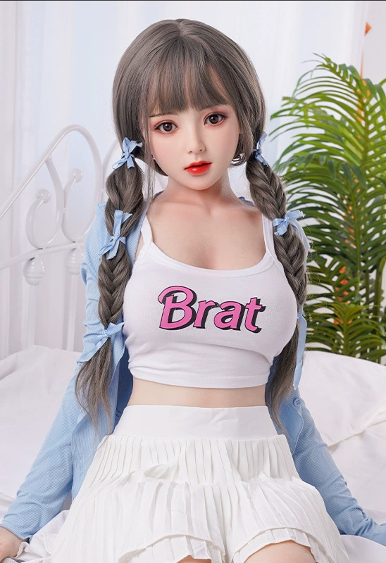 Premium 140cm sex doll in lifelike silicone material with natural body proportions